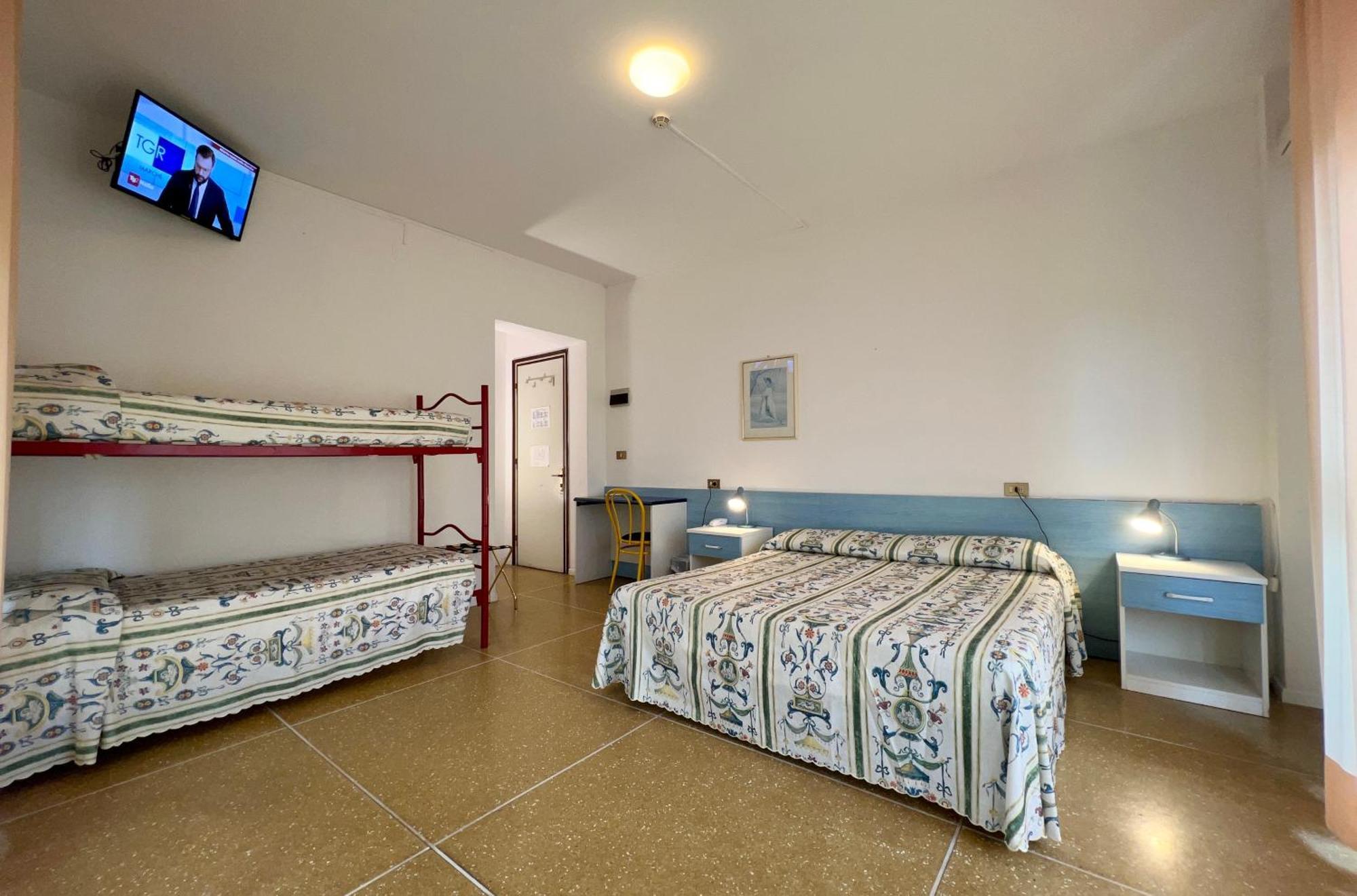 Hotel Myriam Линьяно-Саббьядоро Экстерьер фото