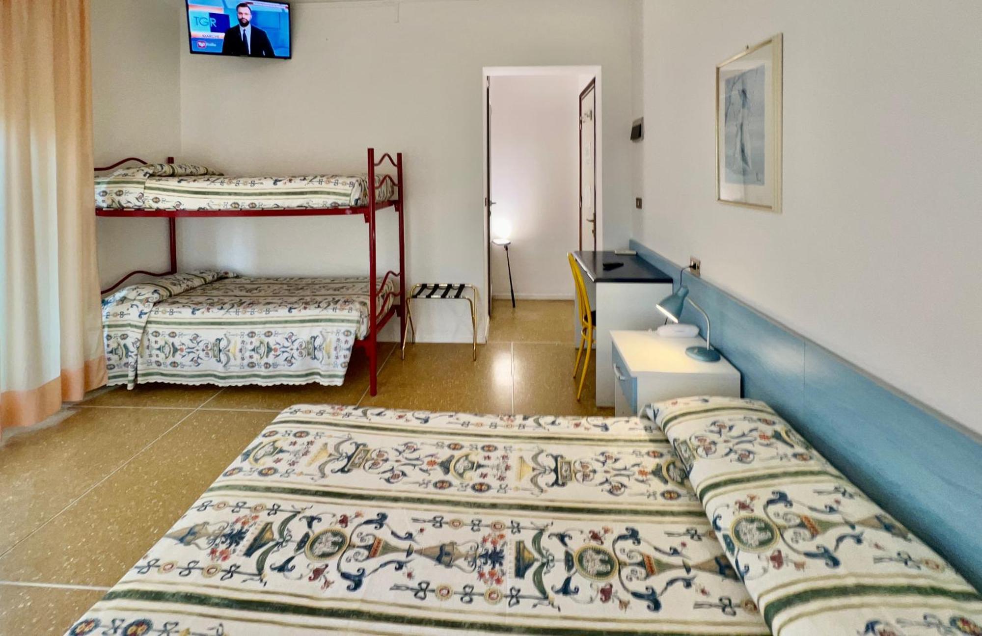 Hotel Myriam Линьяно-Саббьядоро Экстерьер фото