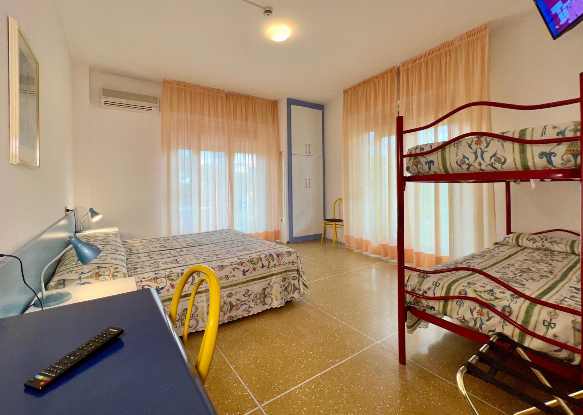 Hotel Myriam Линьяно-Саббьядоро Экстерьер фото