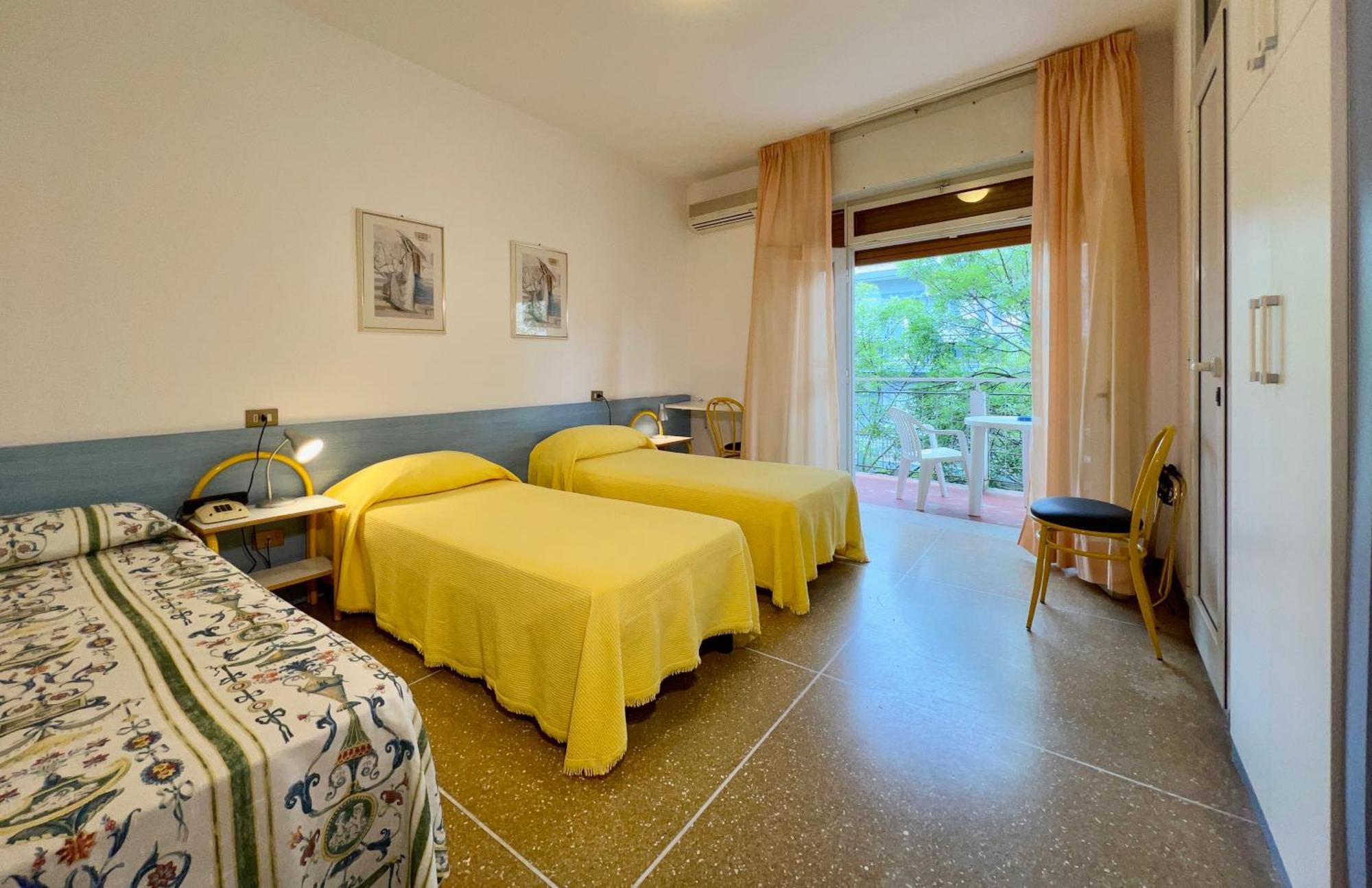 Hotel Myriam Линьяно-Саббьядоро Экстерьер фото