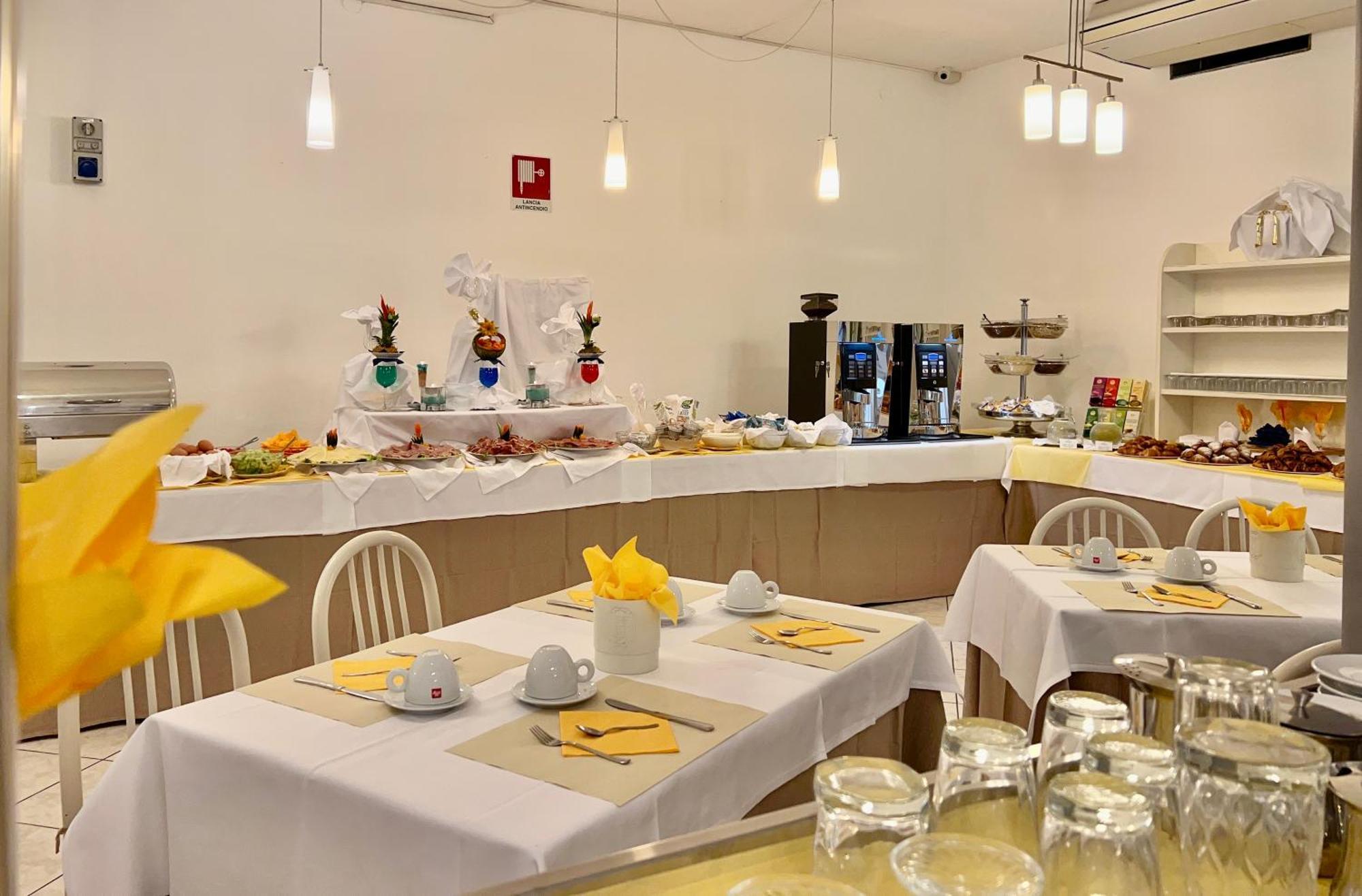 Hotel Myriam Линьяно-Саббьядоро Экстерьер фото