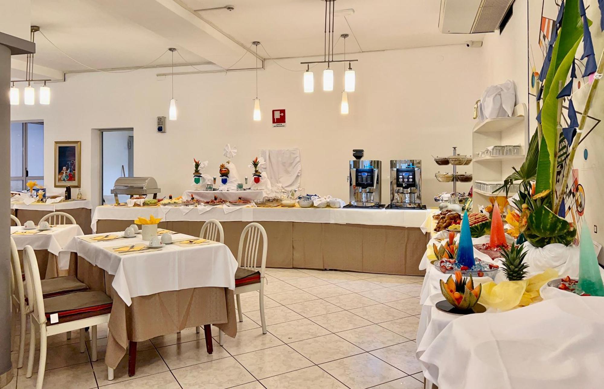 Hotel Myriam Линьяно-Саббьядоро Экстерьер фото