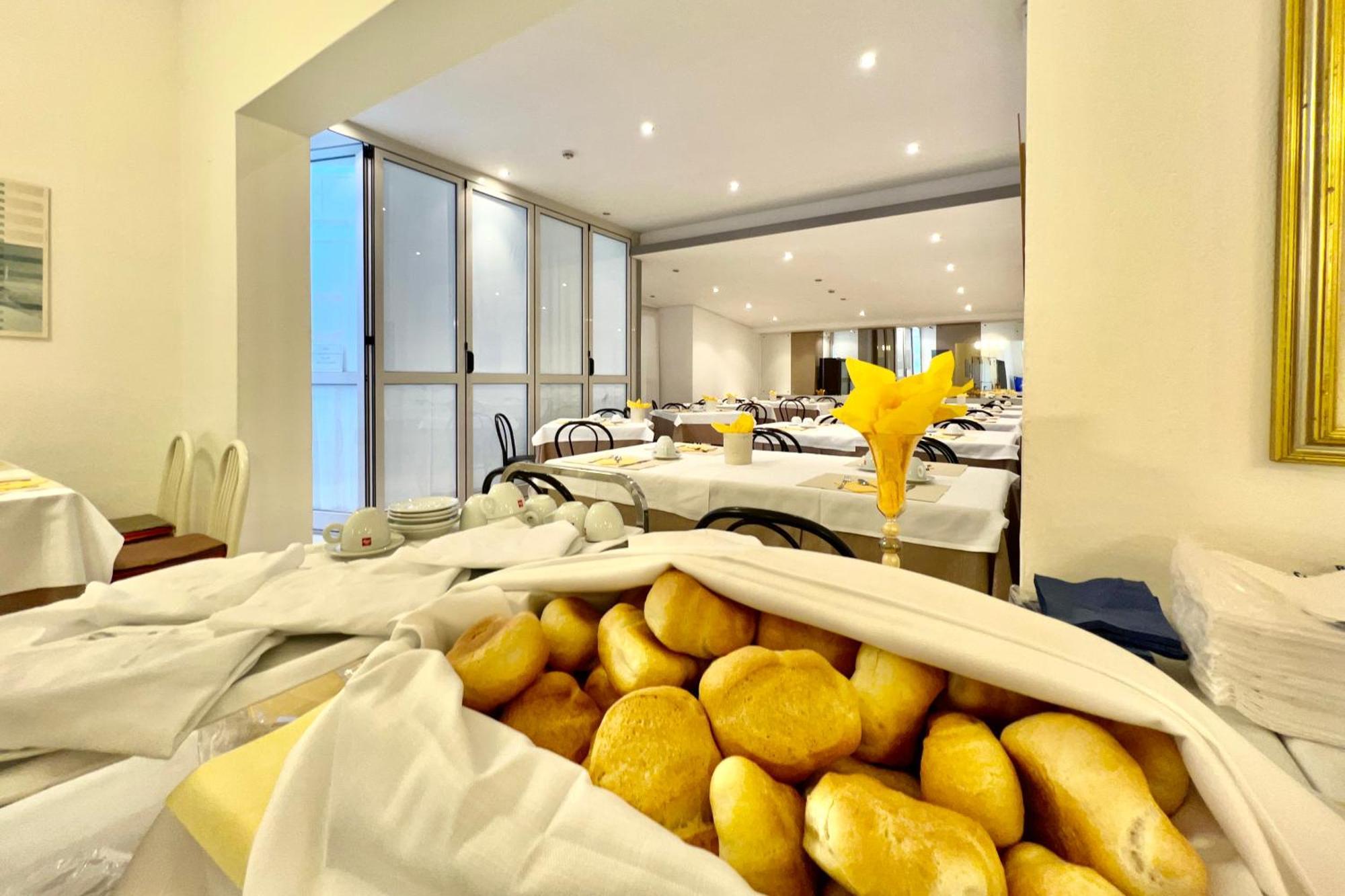 Hotel Myriam Линьяно-Саббьядоро Экстерьер фото