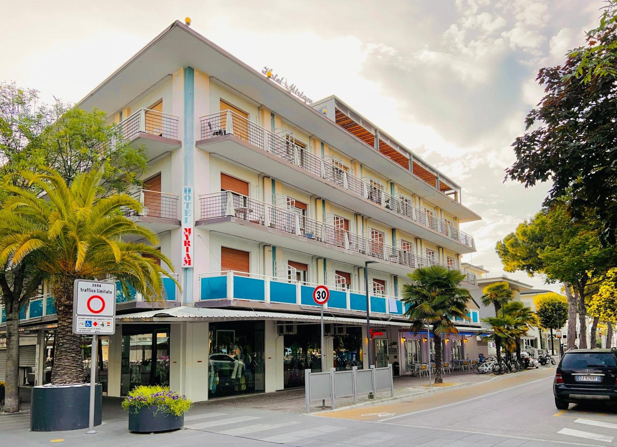 Hotel Myriam Линьяно-Саббьядоро Экстерьер фото